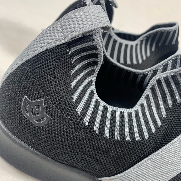 Spenco Women's Size 7W Karma Stretch Floral Sneaker - Picture 3 of 12